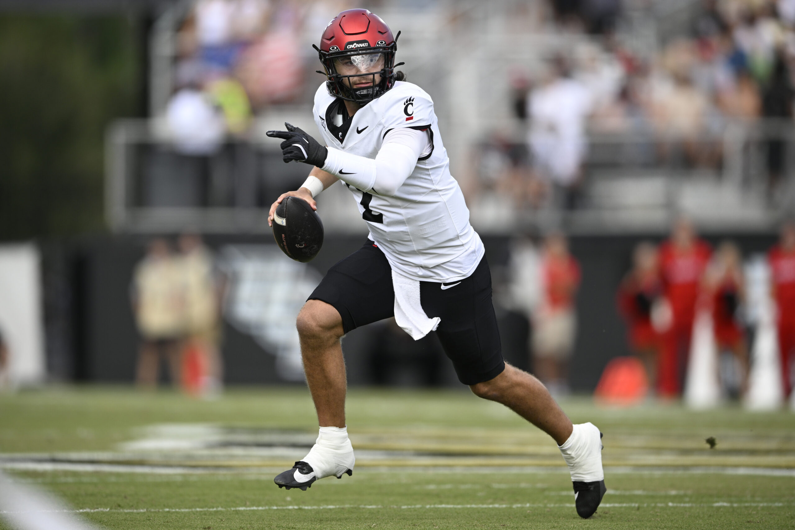 Outlooks for both WVU, Cincinnati suddenly improve greatly with a win Saturday